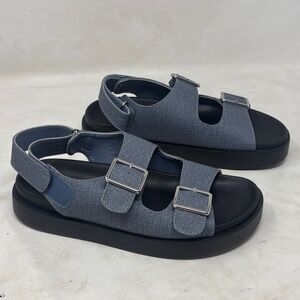 Stylish old Navy Sandals in Blue and Black size 9
